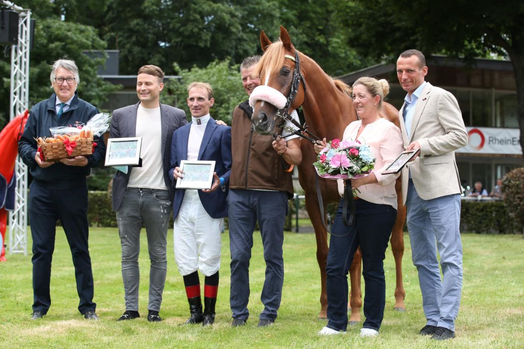 SISFAHAN UND TEAM GEEHRT