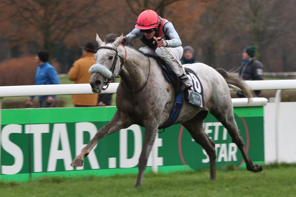 SAISONDEBUT IN DÜSSELDORF