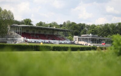 ZWEI MAIDEN AM START