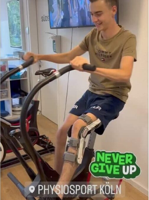 IN ALLEN SÄTTELN ZU HAUSE